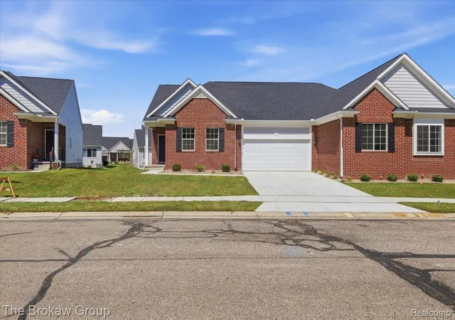 1433-lincoln-st-40-lapeercity-lapeer-mi-48446/hzid_c1d60b92