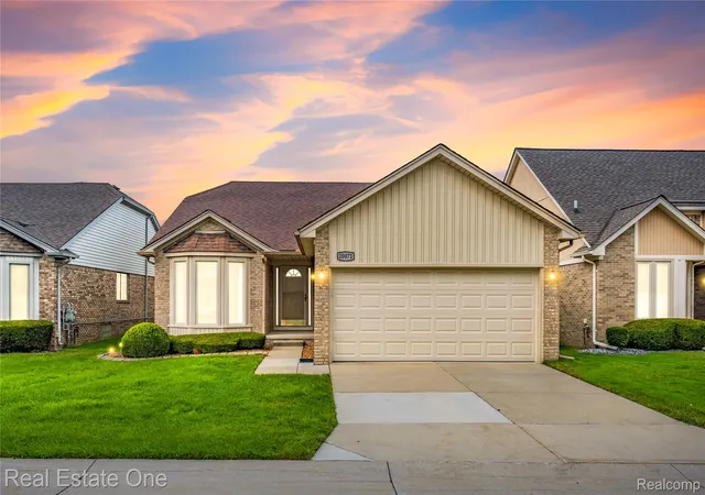 20071-ridgeway-ct-clinton-township-mi-48038/hzid_dc795f23