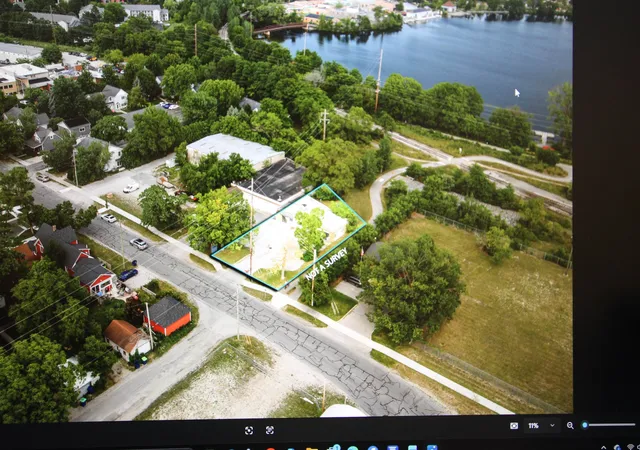 811-lake-ave-traverse-city-mi-49684/hzid_e698d2c0