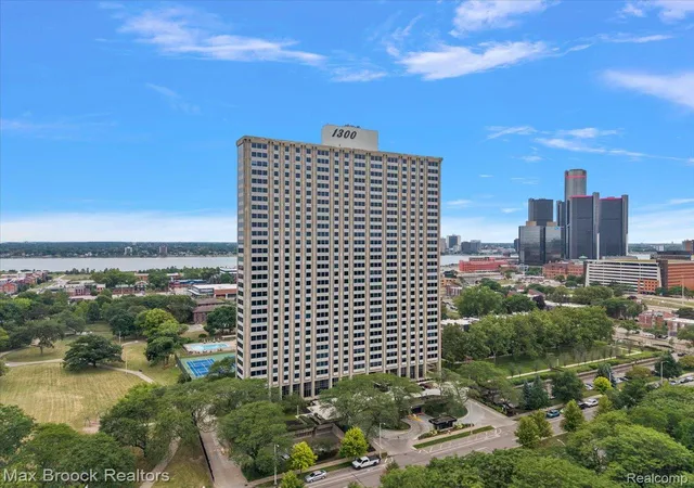 1300-e-lafayette-st-1509-detroit-mi-48207/hzid_4b102176