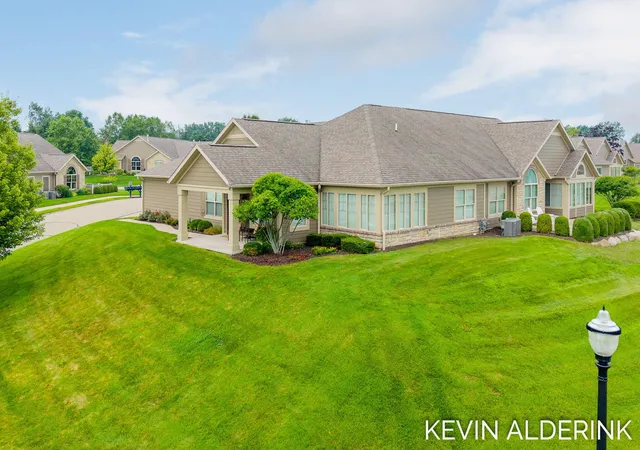 1229-waterwalk-dr-holland-mi-49423/hzid_c1d94575