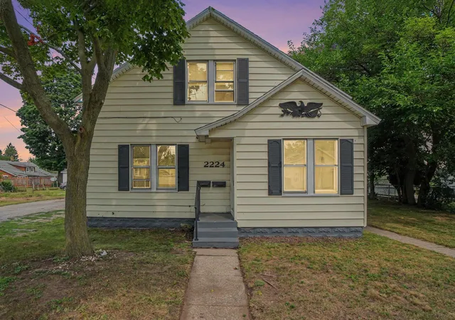 2224-denmark-st-muskegon-mi-49441/hzid_6d45735a