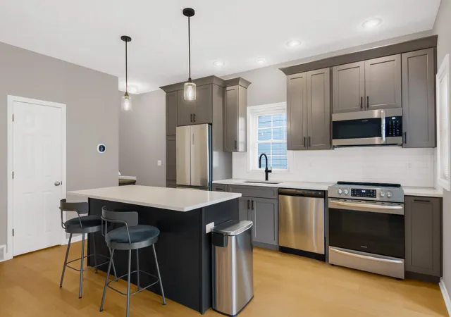 230-midtown-dr-traverse-city-mi-49684/hzid_5787c756