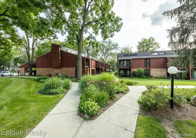 1803-independence-blvd-ann-arbor-mi-48104/hzid_9c10c3a8