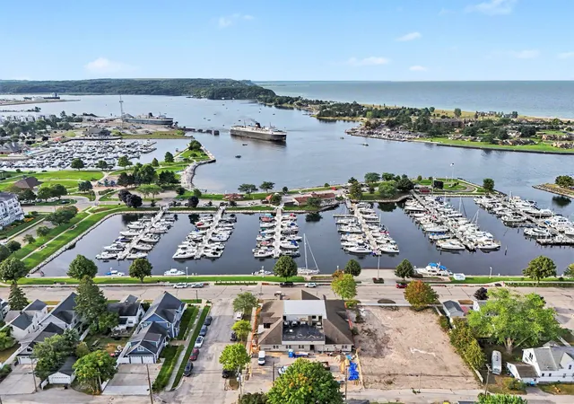 502-w-loomis-st-104-ludington-mi-49431/hzid_24908b41