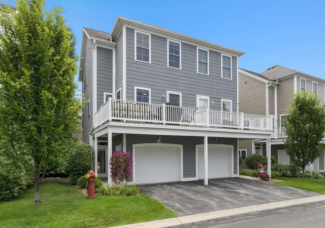 220-midtown-dr-traverse-city-mi-49684/hzid_ea74a494