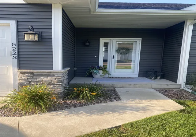 5223-lone-maple-dr-traverse-city-mi-49685/hzid_a6446cf8