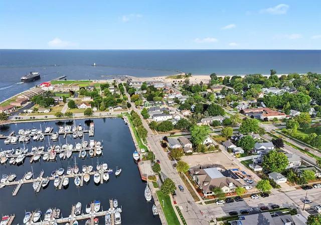 502-w-loomis-st-103-ludington-mi-49431/hzid_04cbc9d6
