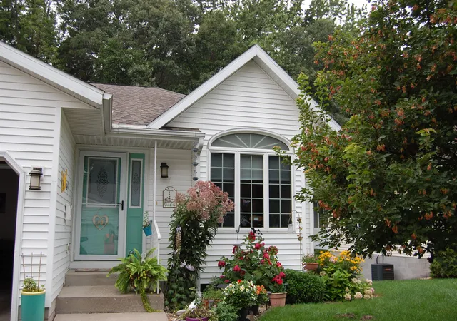 17041-grandview-dr-spring-lake-mi-49456/hzid_833cc52b