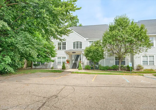12354-saint-andrews-way-fenton-mi-48430/hzid_c9849fe4