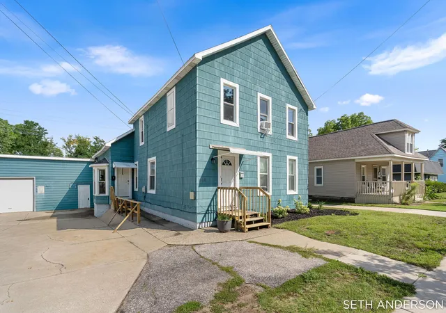 1748-lakeshore-dr-muskegon-mi-49441/hzid_cd5e5902