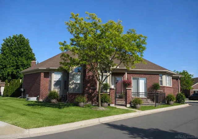 49272-brodie-ct-macombtownship-macomb-mi-48042/hzid_5c7c0f7c
