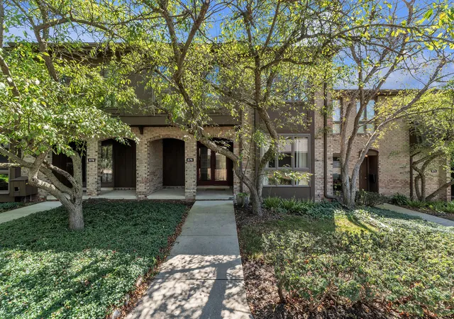 676-greenhills-dr-ann-arbor-mi-48105/hzid_11fc222d