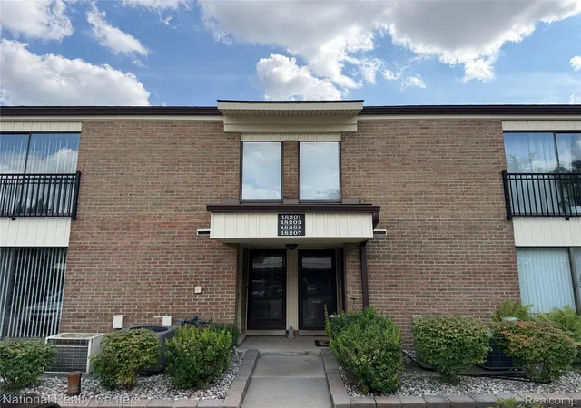 18207-university-park-dr-livonia-mi-48152/hzid_f2f7628e