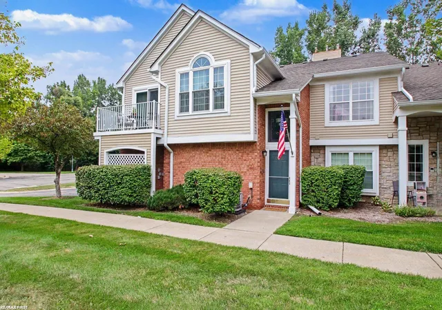 56300-troon-n-shelbychartertownship-macomb-mi-48316/hzid_7b48fda6