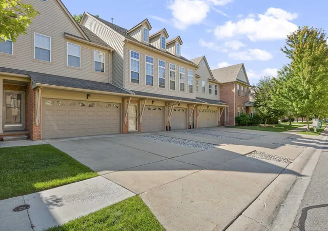 56696-long-island-dr-shelbychartertownship-macomb-mi-48316/hzid_e9d772a7