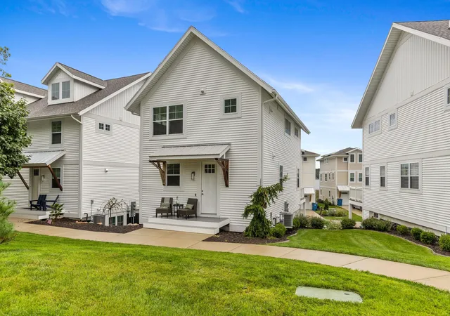 120-kewatin-ct-douglas-mi-49406/hzid_ece1b556