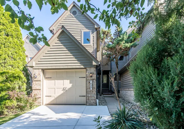 452-village-oaks-ct-ann-arbor-mi-48103/hzid_13942644