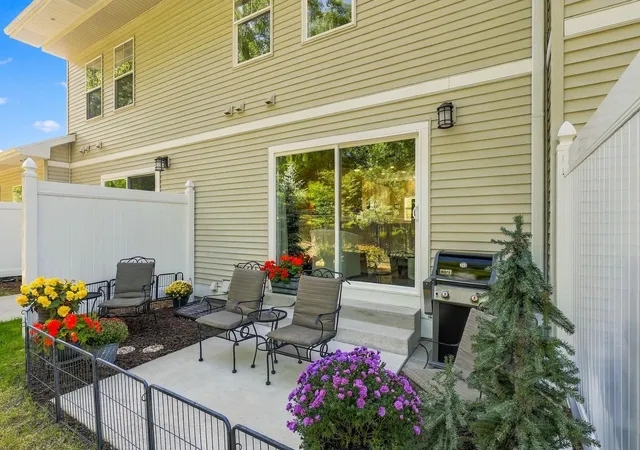 1554-simsbury-st-traverse-city-mi-49686/hzid_39cafd0f