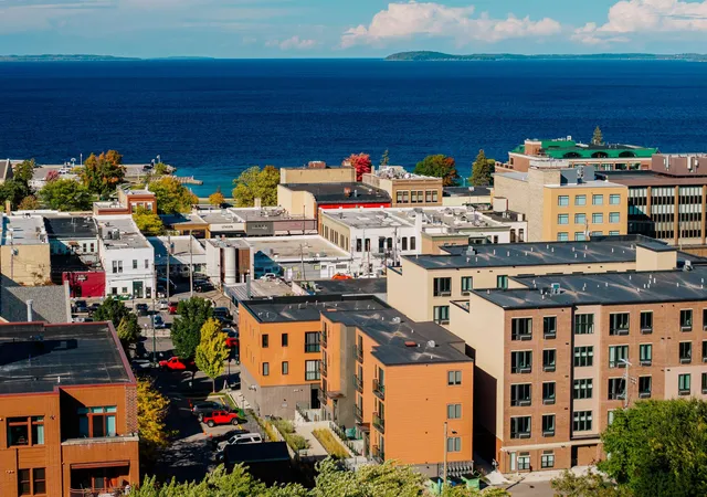 222-e-state-st-traverse-city-mi-49684/hzid_224cc213