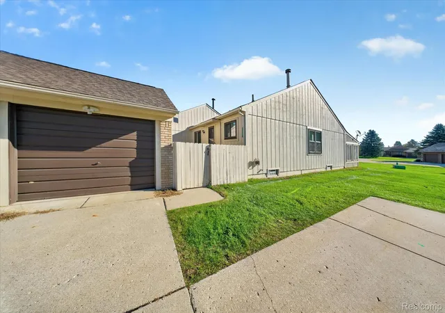 10053-arlington-cir-south-lyon-mi-48178/hzid_903416d5
