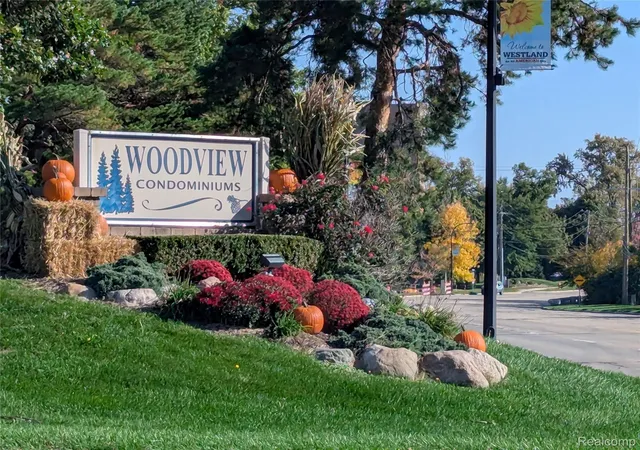 7572-woodview-st-2-westland-mi-48185/hzid_0247db43