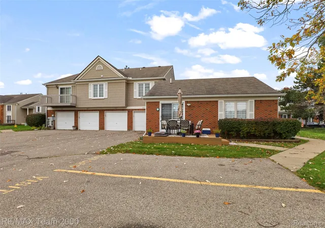 37424-stonegate-cir-clinton-township-mi-48036/hzid_cd7401cd