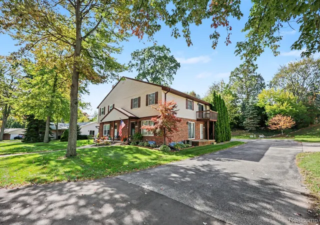 3727-ramblewood-dr-port-huron-mi-48060/hzid_5ccec41a
