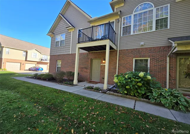 27606-hidden-oaks-dr-trenton-mi-48183/hzid_46127e2e