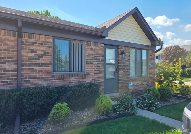 30766-quinkert-st-roseville-mi-48066/hzid_b2e5f2a6