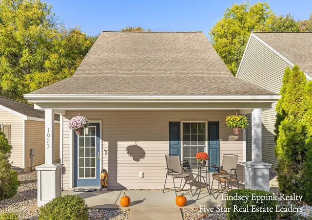 1023-moreland-st-grand-haven-mi-49417/hzid_e799e78e