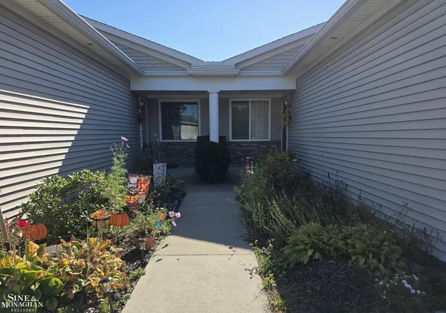 877-crystal-ln-marysville-mi-48040/hzid_508a540e