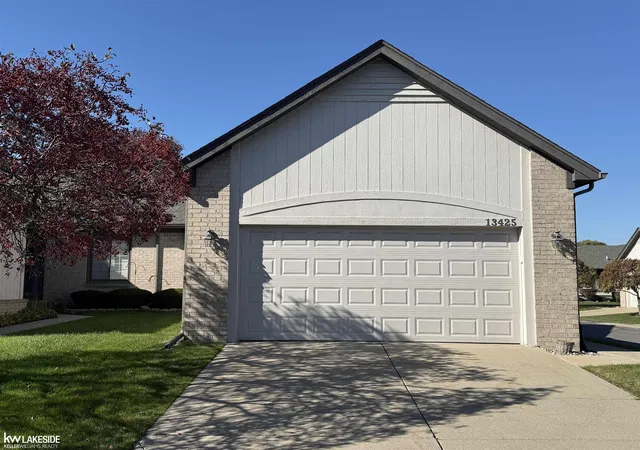 13425-highland-cir-sterling-heights-mi-48312/hzid_2aebe67b