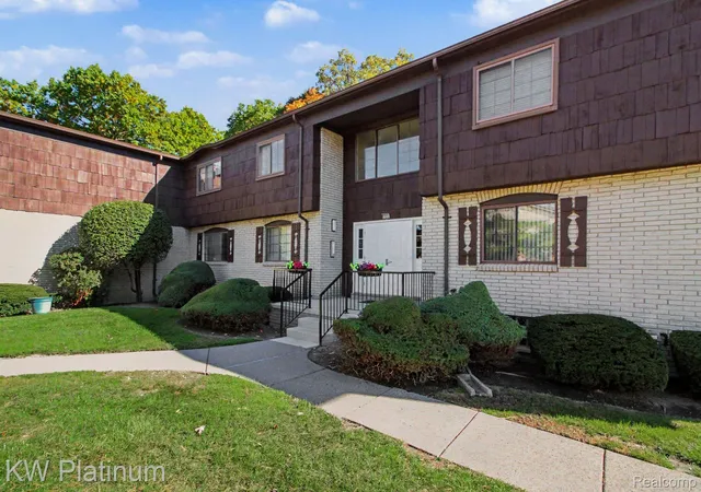 29990-wildbrook-dr-203-southfield-mi-48034/hzid_cfb81ec1