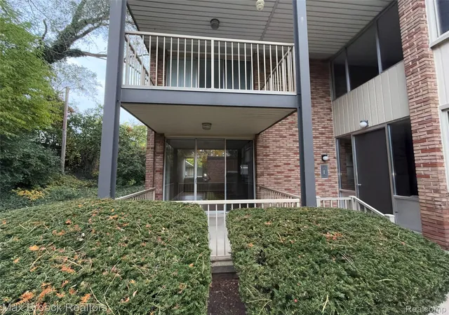 4049-w-maple-rd-bloomfield-hills-mi-48301/hzid_ff306805
