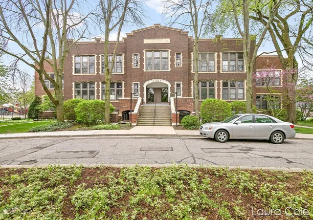 2006-wealthy-st-se-102-east-grand-rapids-kent-mi-49506/hzid_f3fba4df