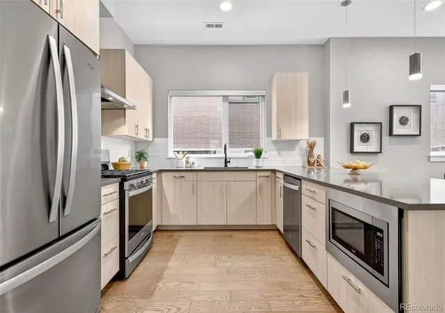 3360-w-38th-ave-10-denver-co-80211/hzid_b805d483