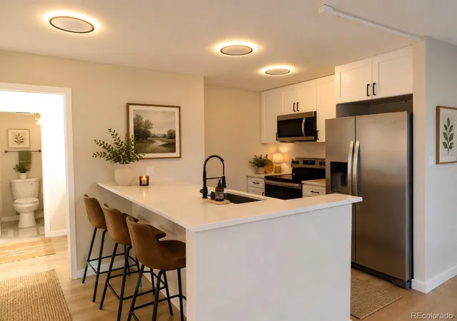 2880-s-locust-st-303s-denver-co-80222/hzid_e2eb95d7