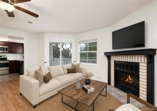 12513-e-pacific-cir-d-aurora-co-80014/hzid_fe4f7c46