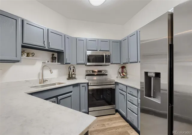 2896-w-riverwalk-cir-a109-littleton-co-80123/hzid_994763b0