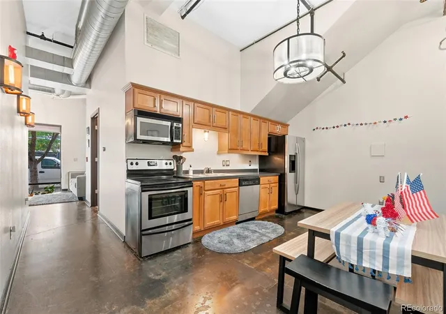 2142-curtis-st-101-denver-co-80205/hzid_a616050d