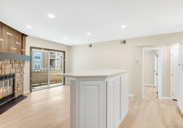12043-w-cross-dr-204-littleton-co-80127/hzid_b5f4c1fb