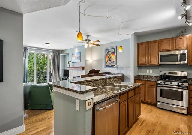 9079-e-panorama-cir-102-englewood-co-80112/hzid_b72cc045