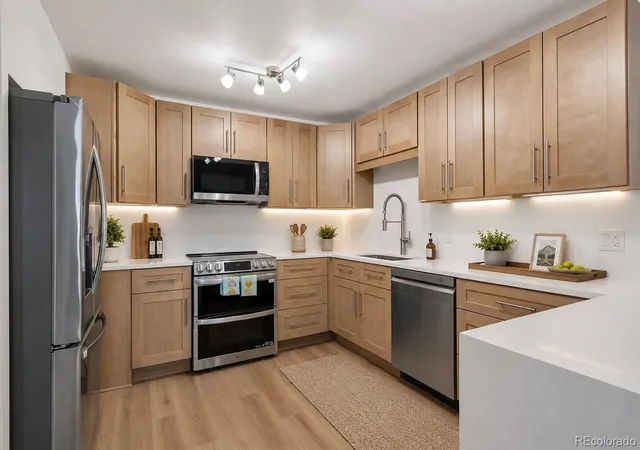 615-s-alton-way-10d-denver-co-80247/hzid_9fd7c94e
