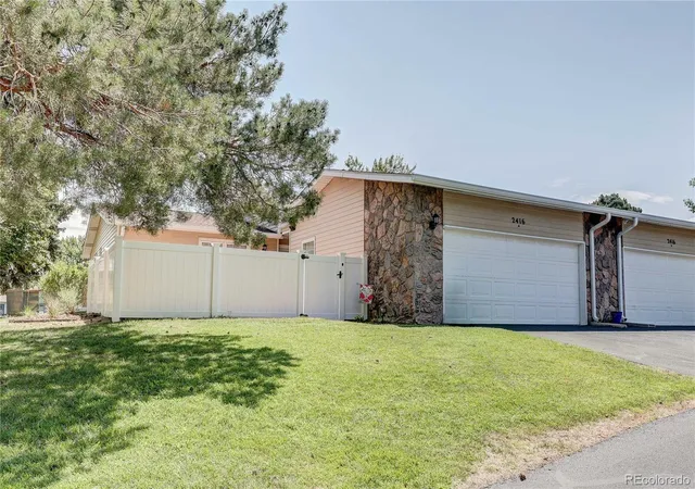 2416-s-vaughn-way-a-aurora-co-80014/hzid_4c126141