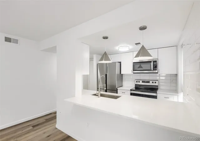 6400-s-dayton-st-h3-englewood-co-80111/hzid_ae3a01c6