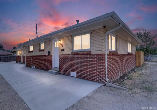 12920-e-13th-place-aurora-co-80011/hzid_617ff1ad