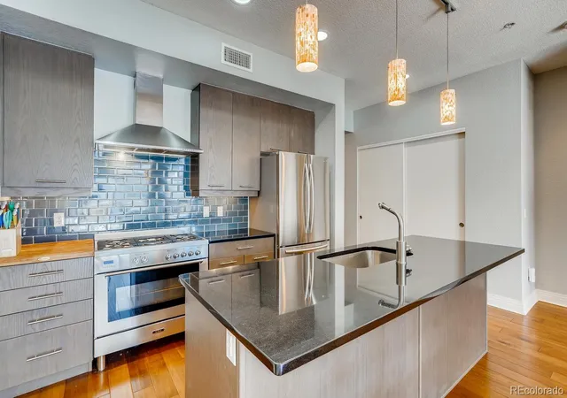2650-w-front-view-crescent-dr-106-denver-co-80211/hzid_a2cab479