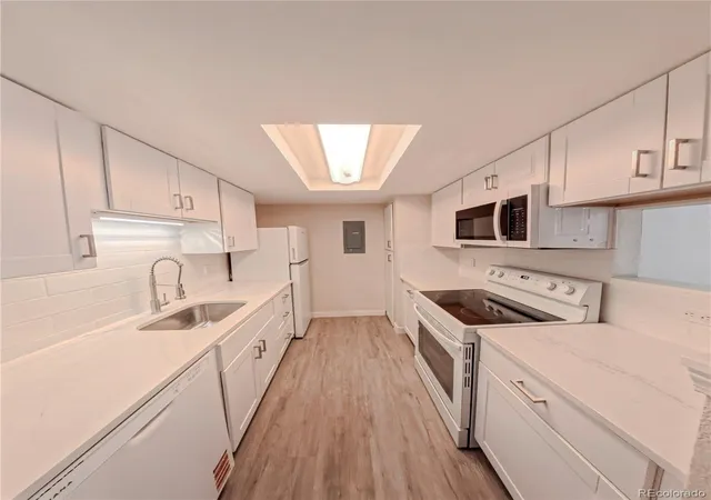 8335-fairmount-dr-102-denver-co-80247/hzid_0eeaab0c