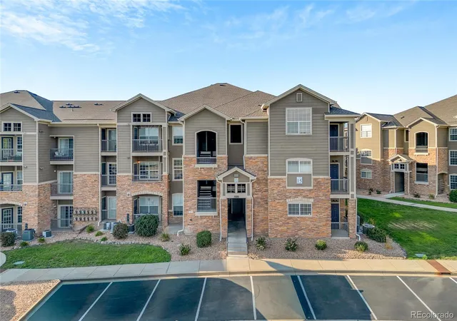 1425-blue-sky-cir-15-107-erie-co-80516/hzid_5f10425d